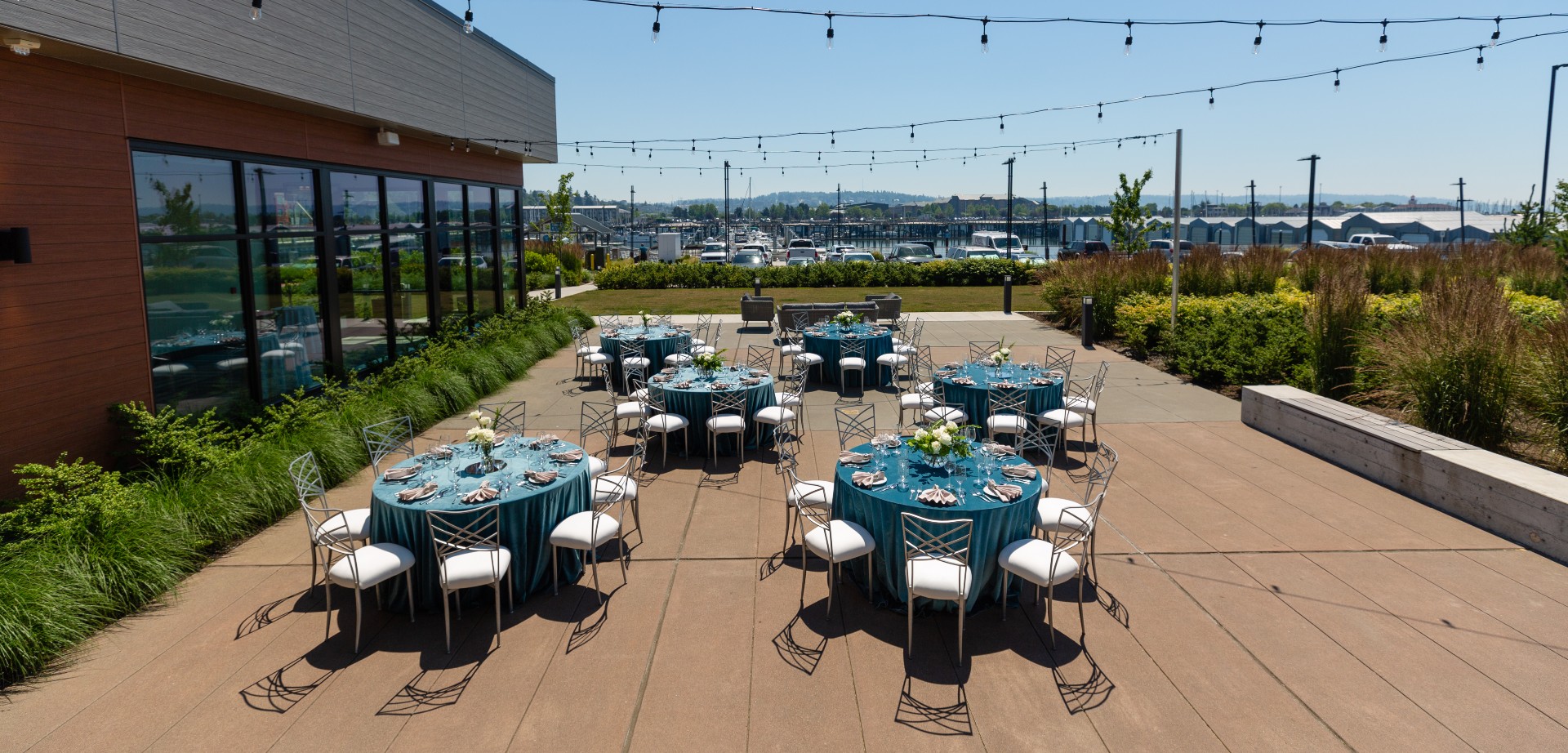 outdoor reception table